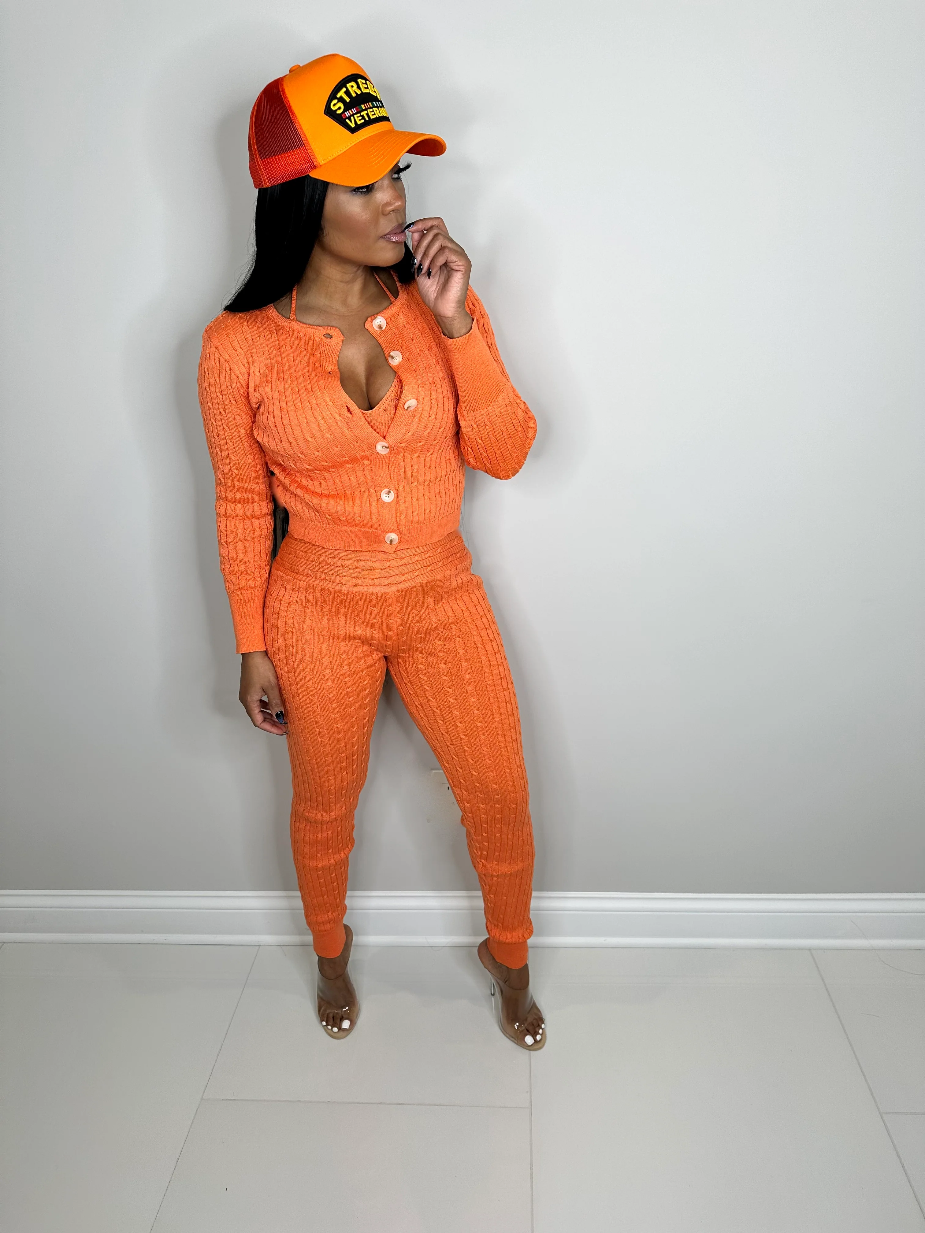 On One Set - Image 3