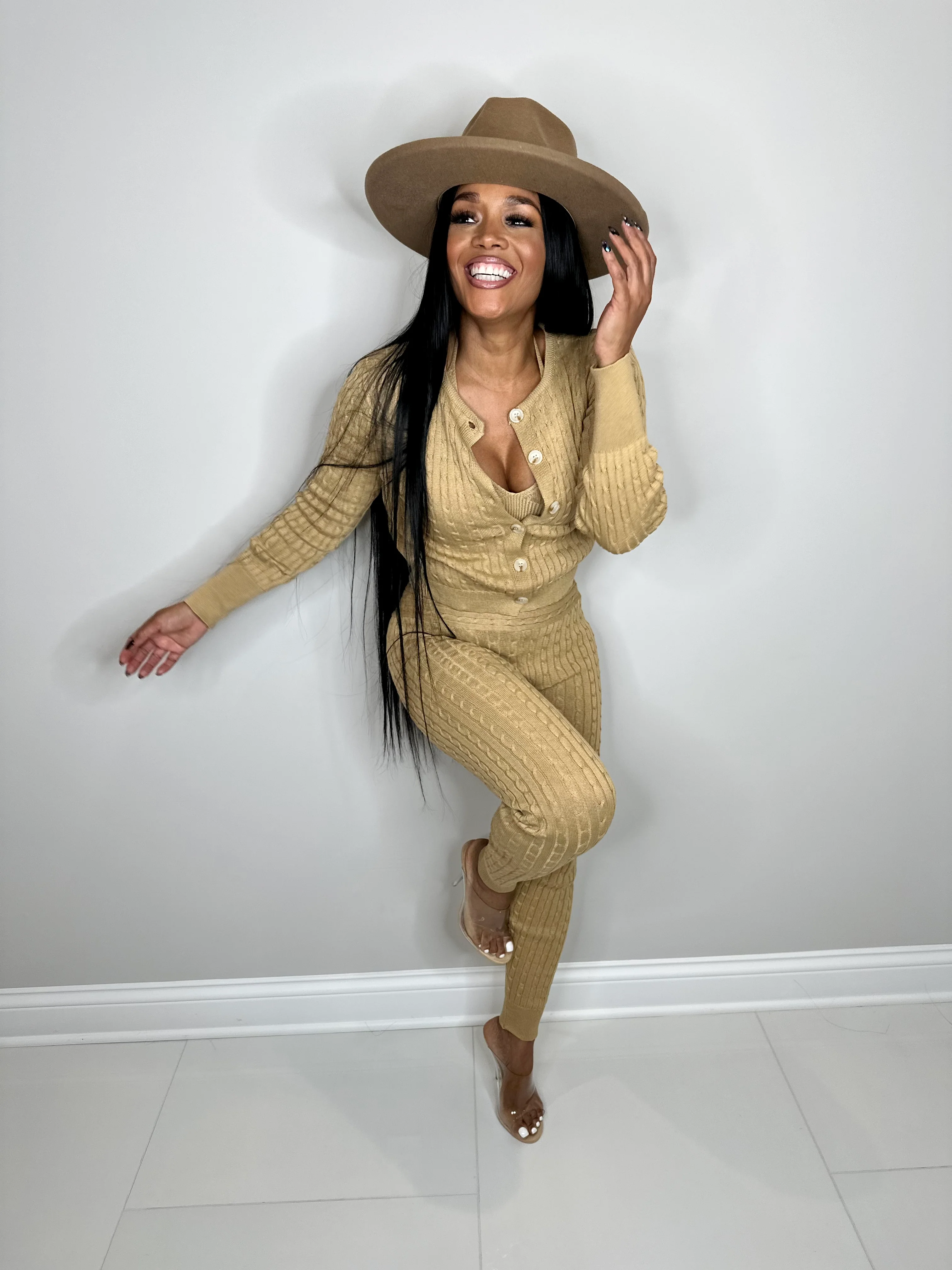 On One Set - Image 8